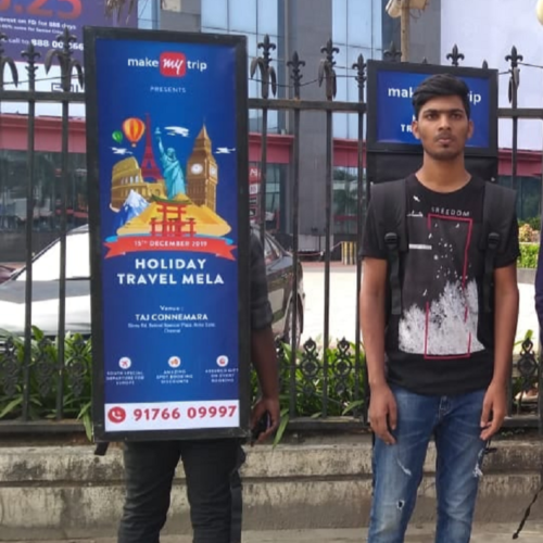 The Look Walker is a wearable billboard with a backlit display, perfect for high-visibility mobile advertising in crowded areas. 🚶‍♂️📢