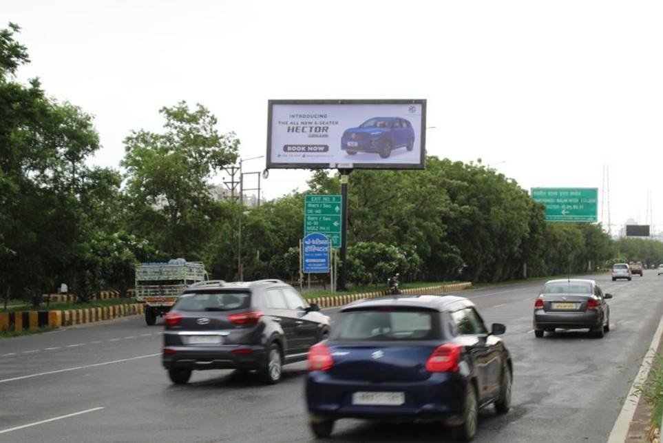 As leading gantry advertising companies in Noida we provide innovative and cost-effective ways to promote your brand to thousands of people each day.