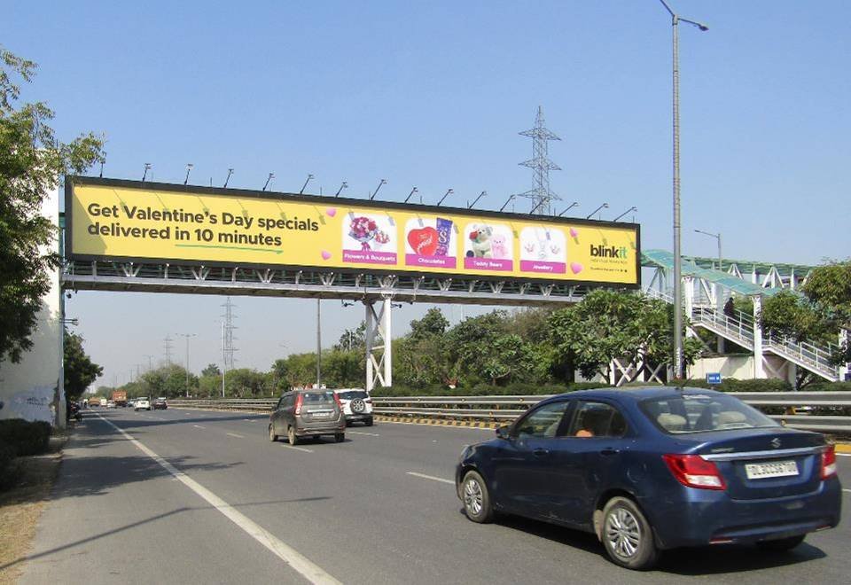 Top highway Hoarding Advertising Companies in Noida offering high-impact outdoor ads, expert execution, and end-to-end campaign management.