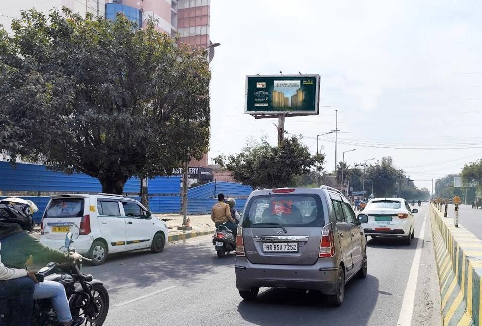 Unipole advertising in Sector-18 noida - Noida