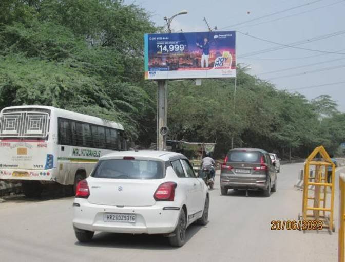 Unipole Chhawla crossing facing Delhi - Delhi