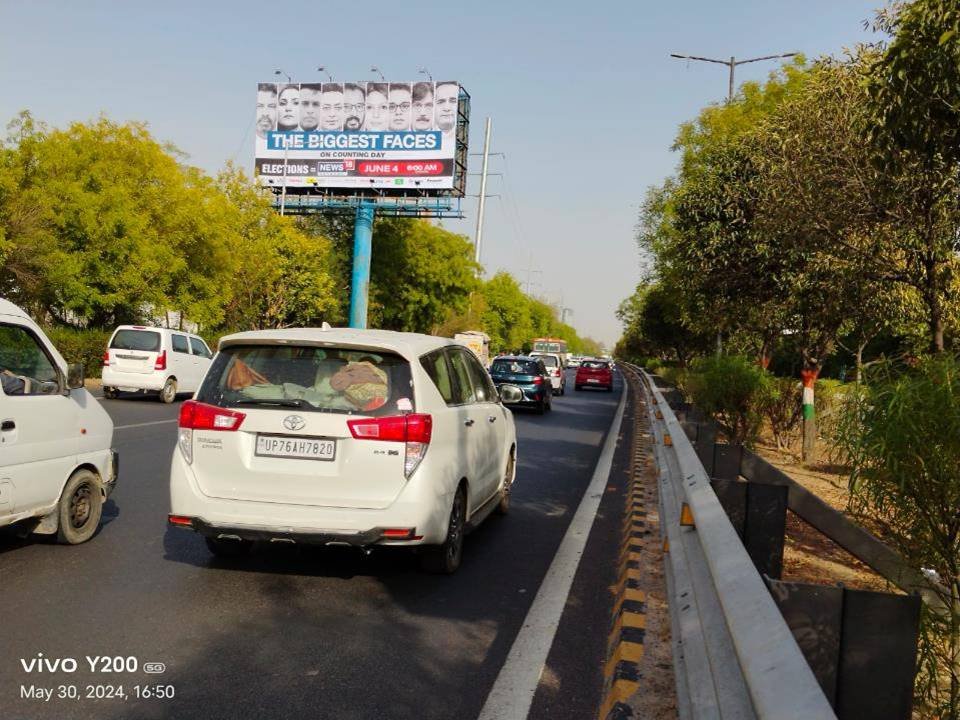 Billboard Advertising near HCL, Sector 44 - Noida