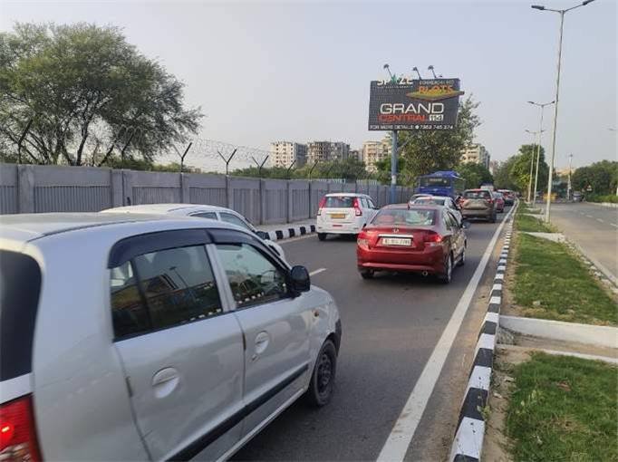 Unipole Advertising in Opp. Bus Stand hisar, Haryana - Delhi