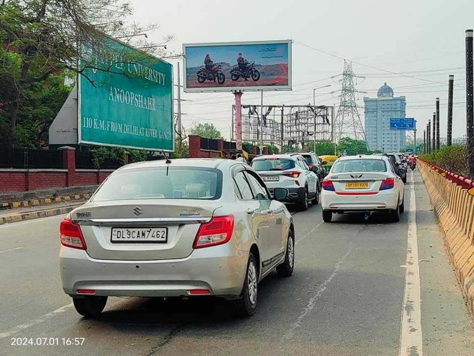 Hoarding Advertising in Sector 62 - Noida