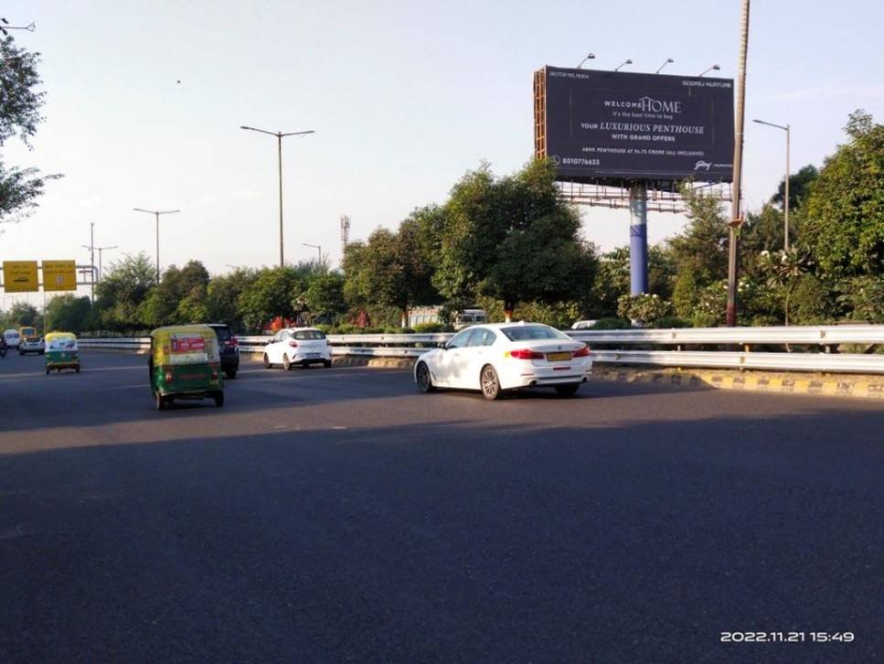 Highway hoarding in Amity (Expressway) Noida - Noida