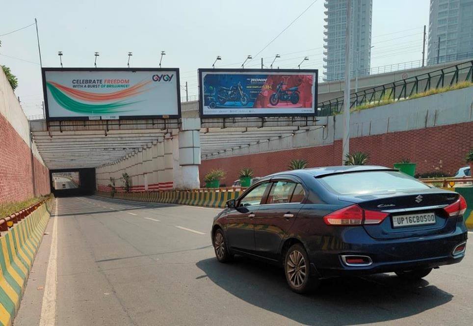 Billboard Advertising near Botanical Garden - Noida