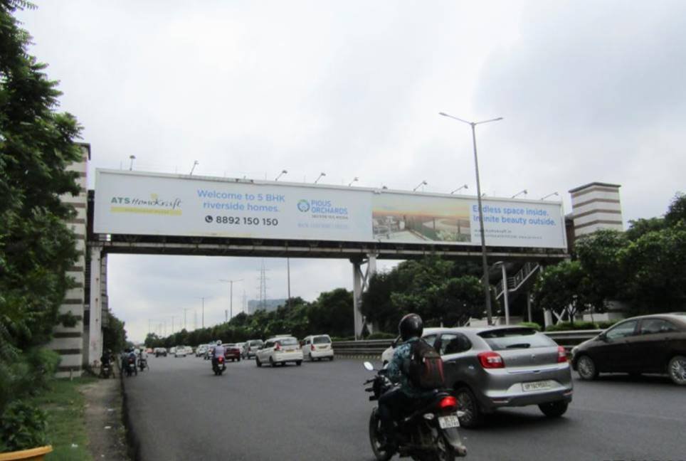 Gantry advertising in Noida Expressway Noida - Noida