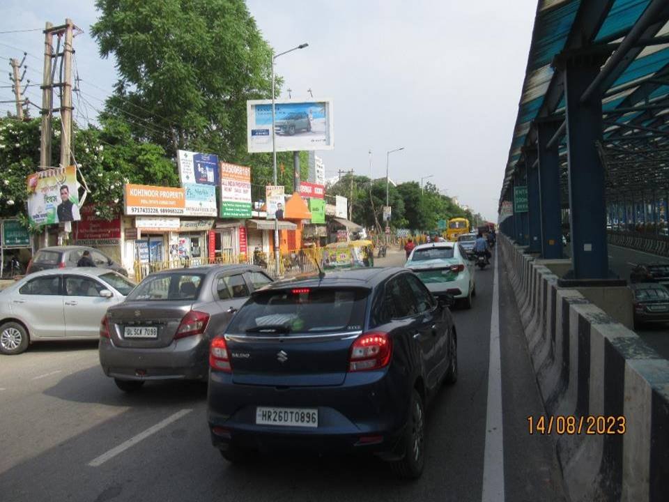 Unipole Advertising near Omaxe Celebration Mall, Gurugram - Gurugram