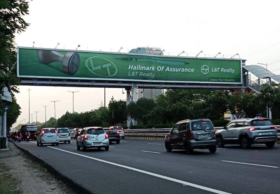Top Hoarding Advertising Companies in Noida offering high-impact outdoor ads, expert execution, and end-to-end campaign management.