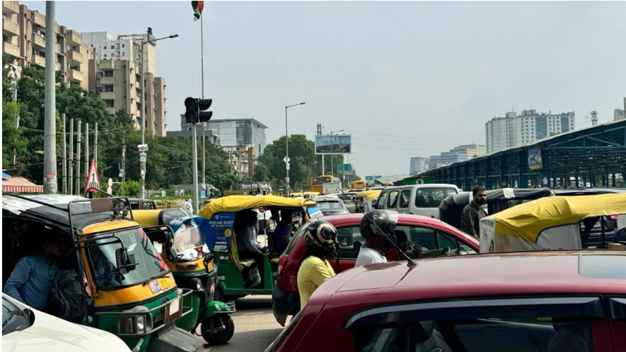 Maximize visibility with top Unipole advertising companies in Gurugram—bold displays, strategic spots, and unmatched brand reach.