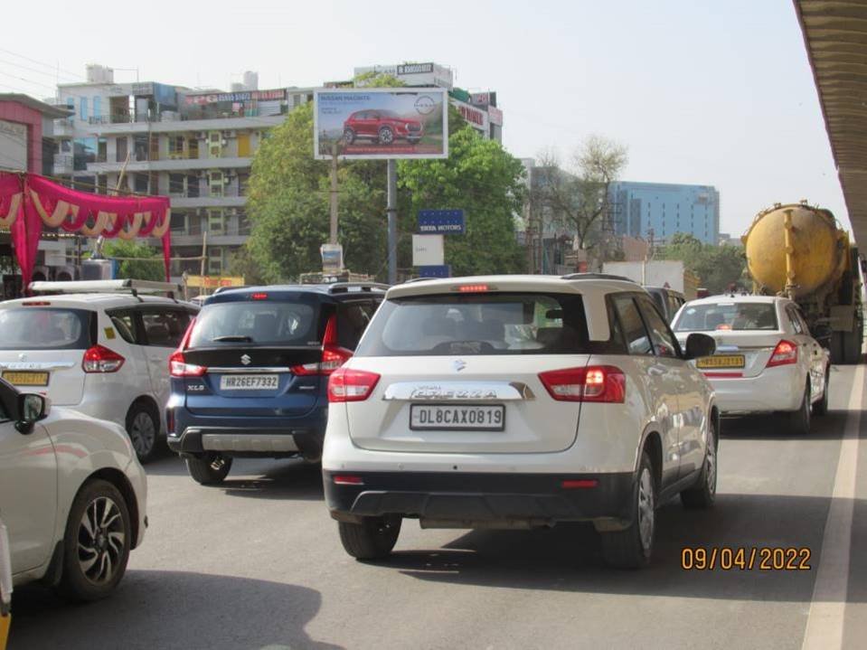 Hoarding Advertising near Scottish Mall, Gurugram - Gurugram