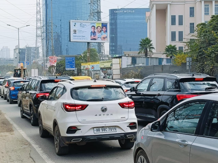 Unipole branding in Malibu town gurugram - Gurugram