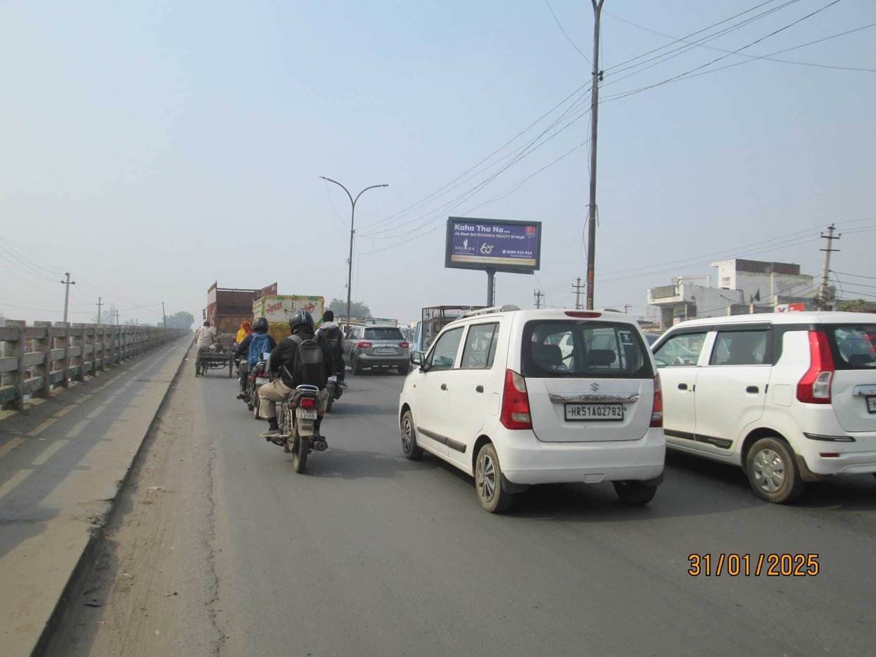 BATA FLYOVERRENAULT SHOWROOM TOWARDS MATHURA ROAD NH-2 - Faridabad