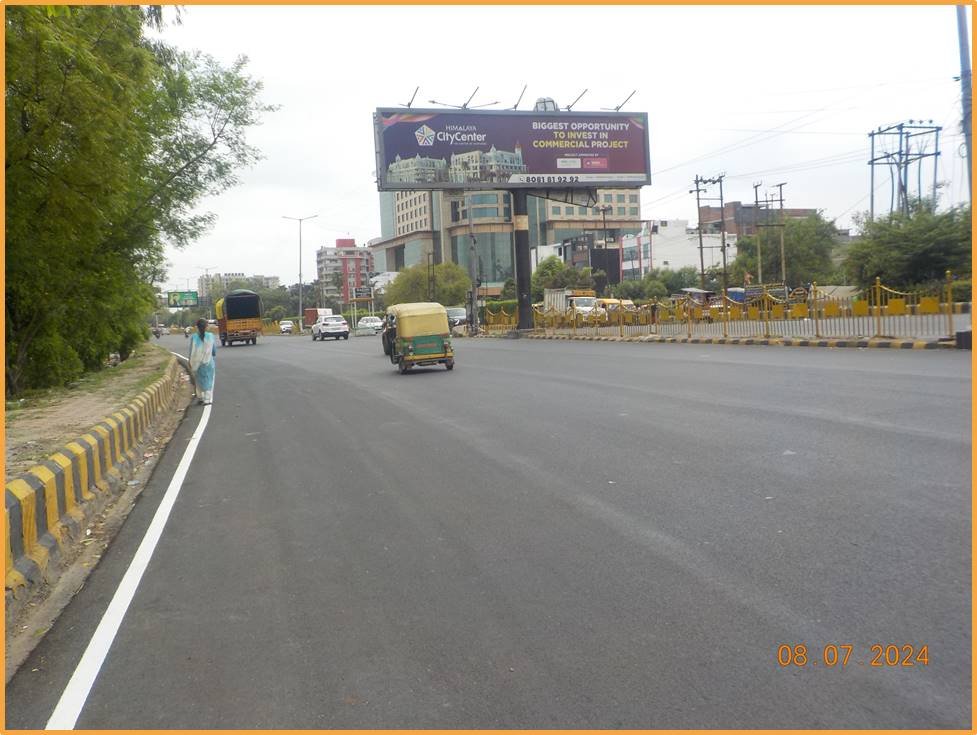 Digital billboard advertising in Radisson Blu ghaziabad - Ghaziabad