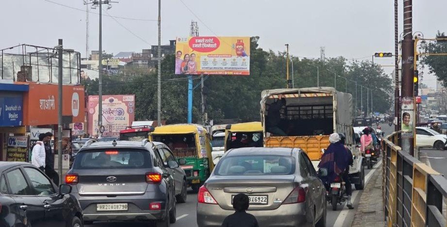 Unipole advertising in Green Square Market haryana - Haryana