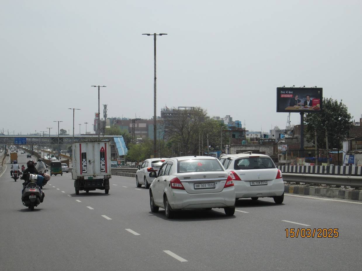 Hoarding Advertising in Metro Station - Faridabad