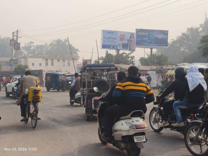 Unipole Advertising towards Vishal Mega Mart - Haryana