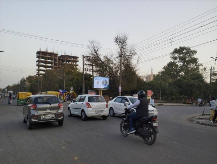 Hoarding Advertising in Main Market gateway, Sector 20 - Haryana