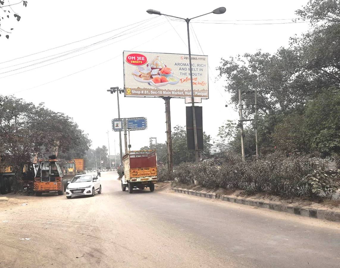 Digital Billboard Advertising Companies in Haryana showcasing vibrant digital ads on billboards