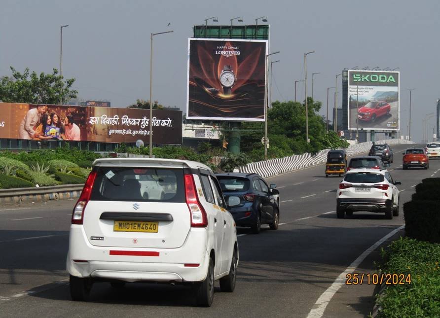 Hoarding Advertising in Bandra Sealink Road - Mumbai