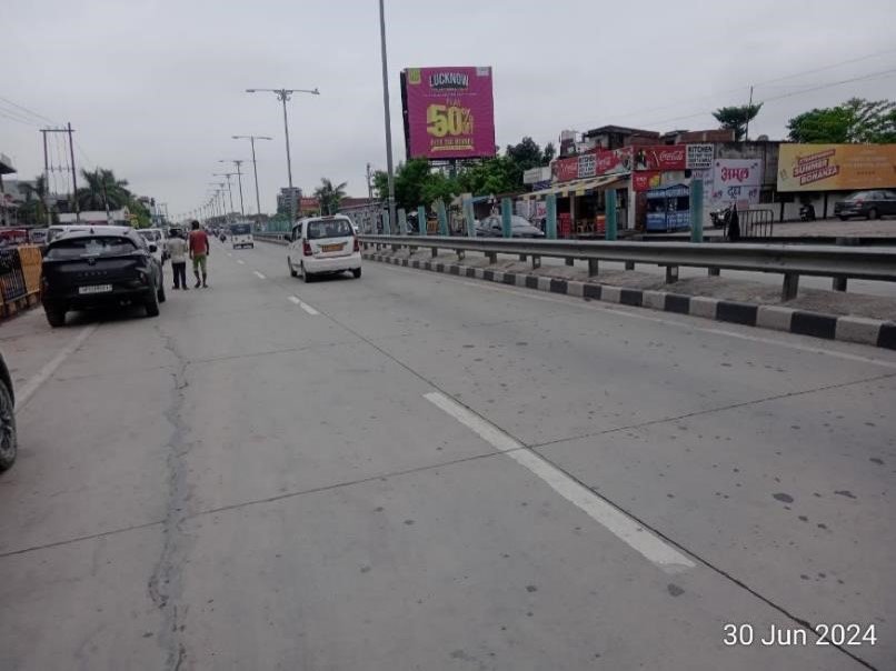 Hoarding Advertising in near Chinmay Lawn - Lucknow