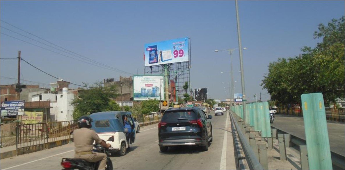 Hoarding Advertising in Sultanpur Road - Lucknow