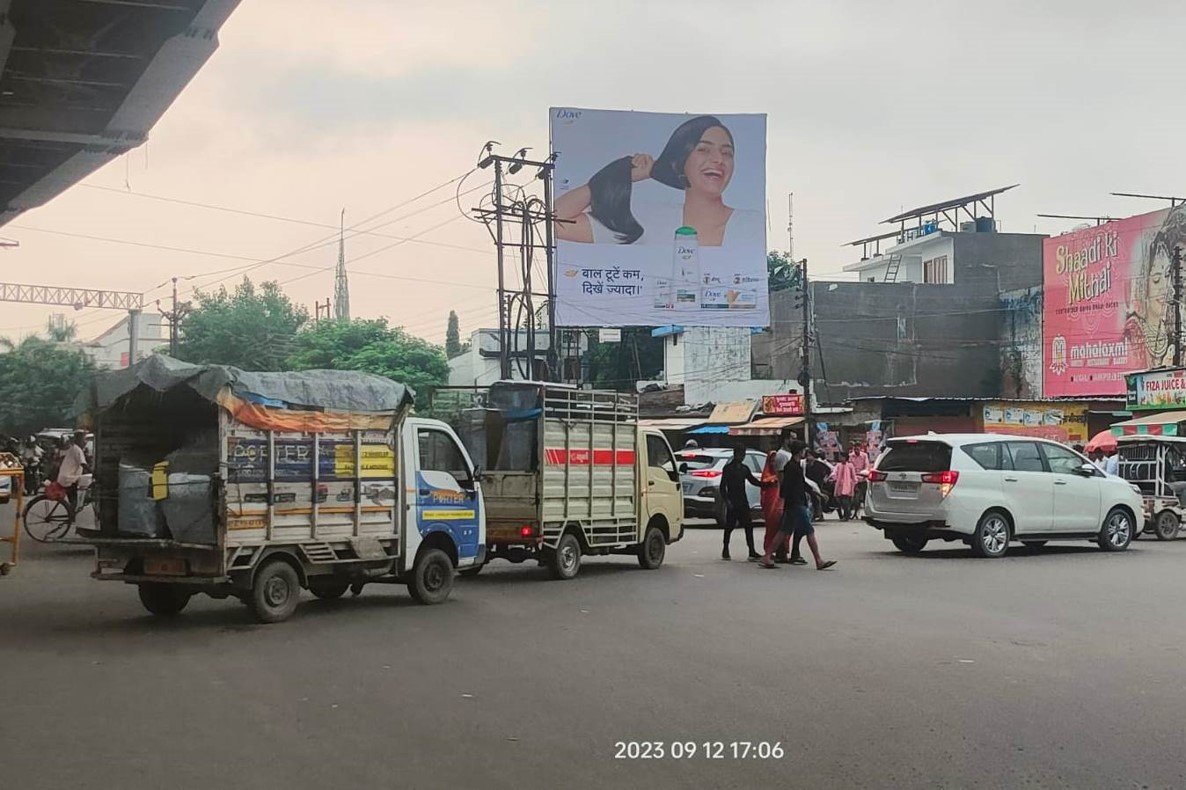 Hoarding Advertising in Tedhi Puliya Chauraha, Lucknow - Lucknow