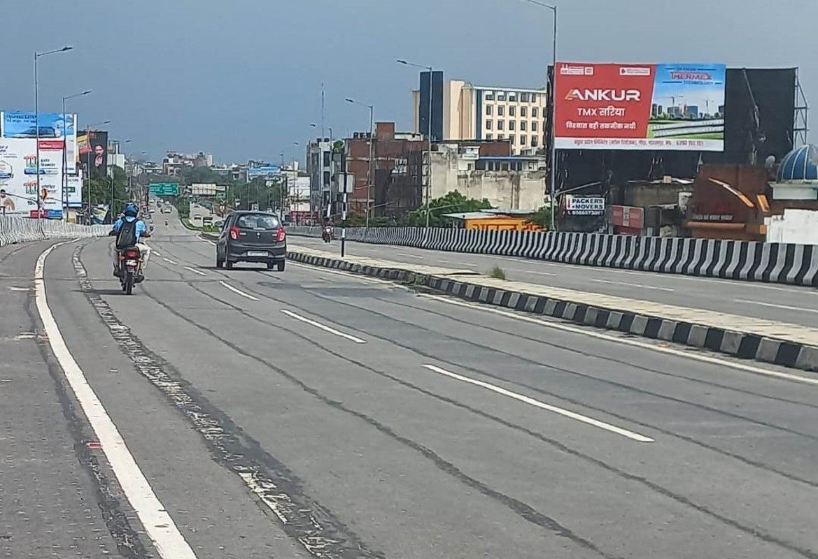 Hoarding Advertising in Ring Road Tedhipulia - Lucknow