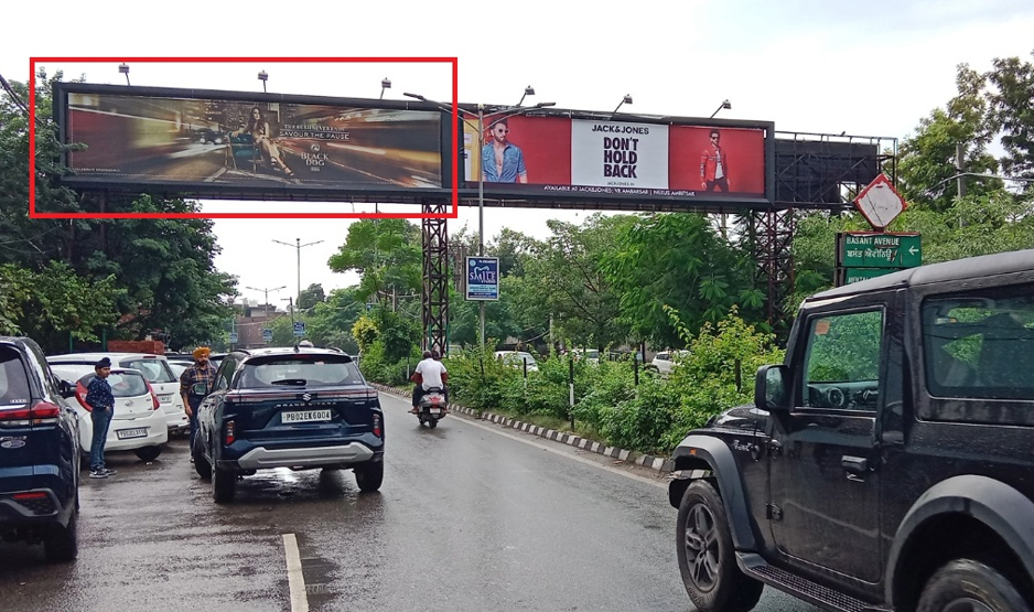 Gantry Advertising in Ambarsar Mall, Punjab - Punjab