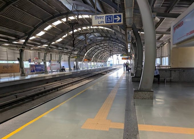 Metro Advertising Company in MG Road, Bengaluru - 