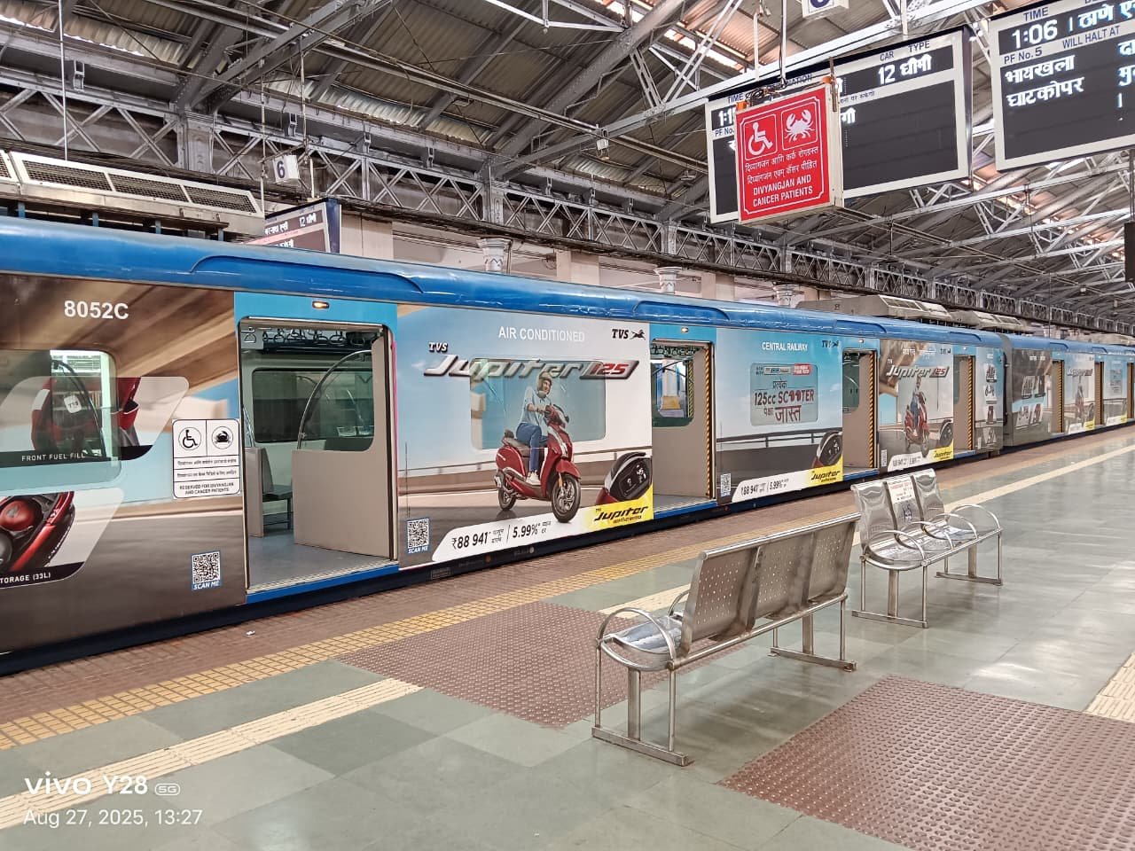 Metro Advertising In Hazratganj Market, Lucknow - 